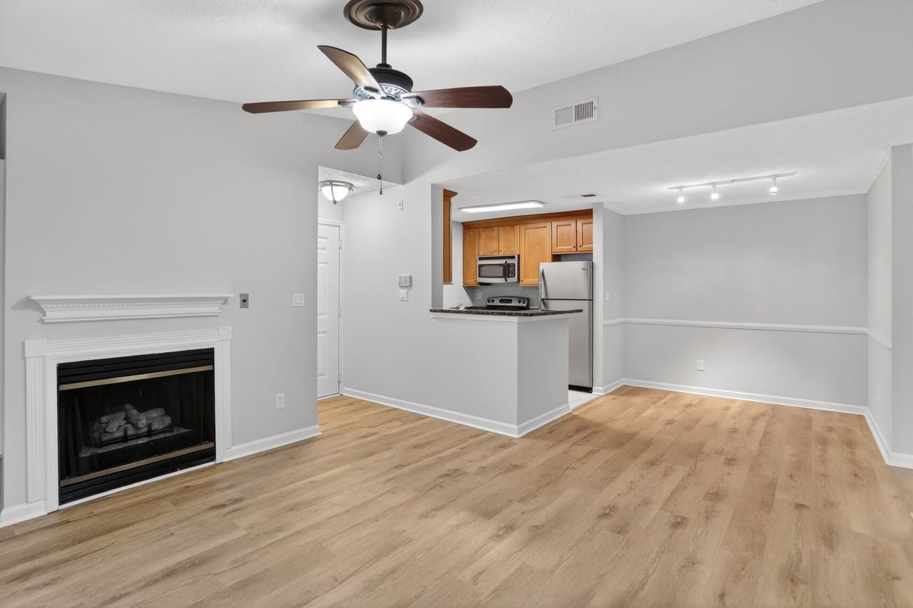 534 Granville Ct #534 - Photo 3 of 20