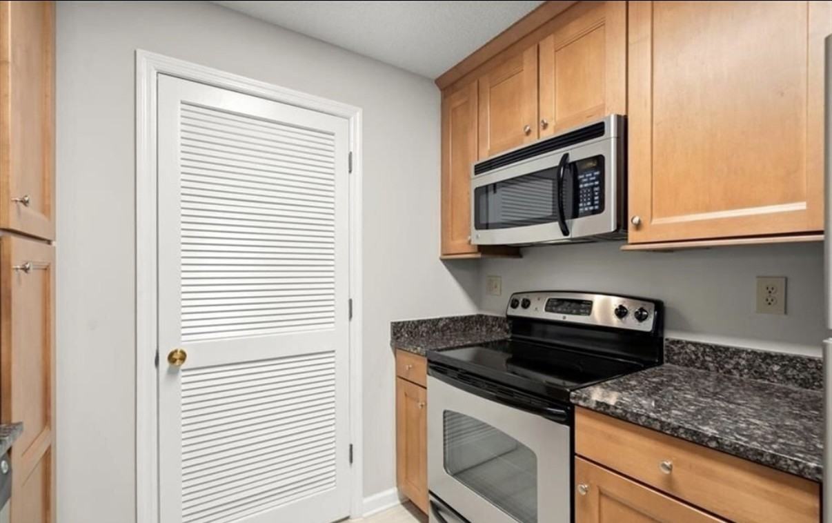 534 Granville Ct #534 - Photo 6 of 20