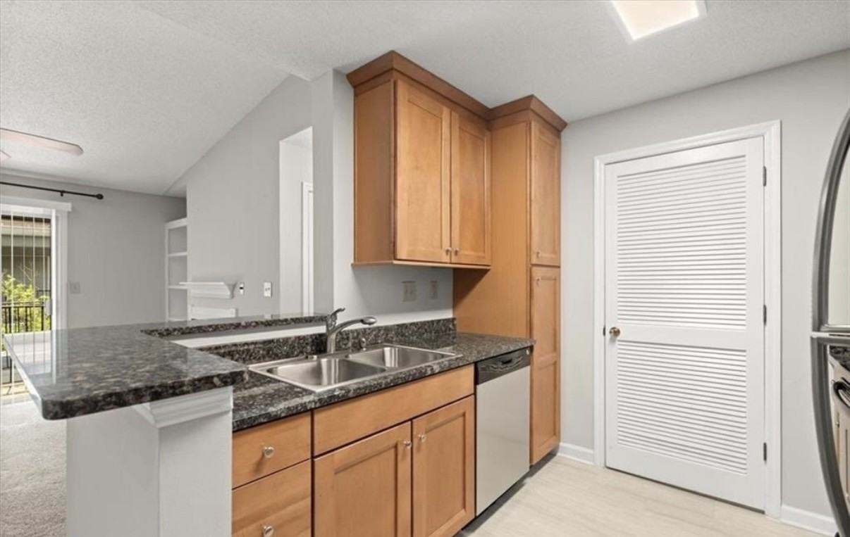 534 Granville Ct #534 - Photo 7 of 20