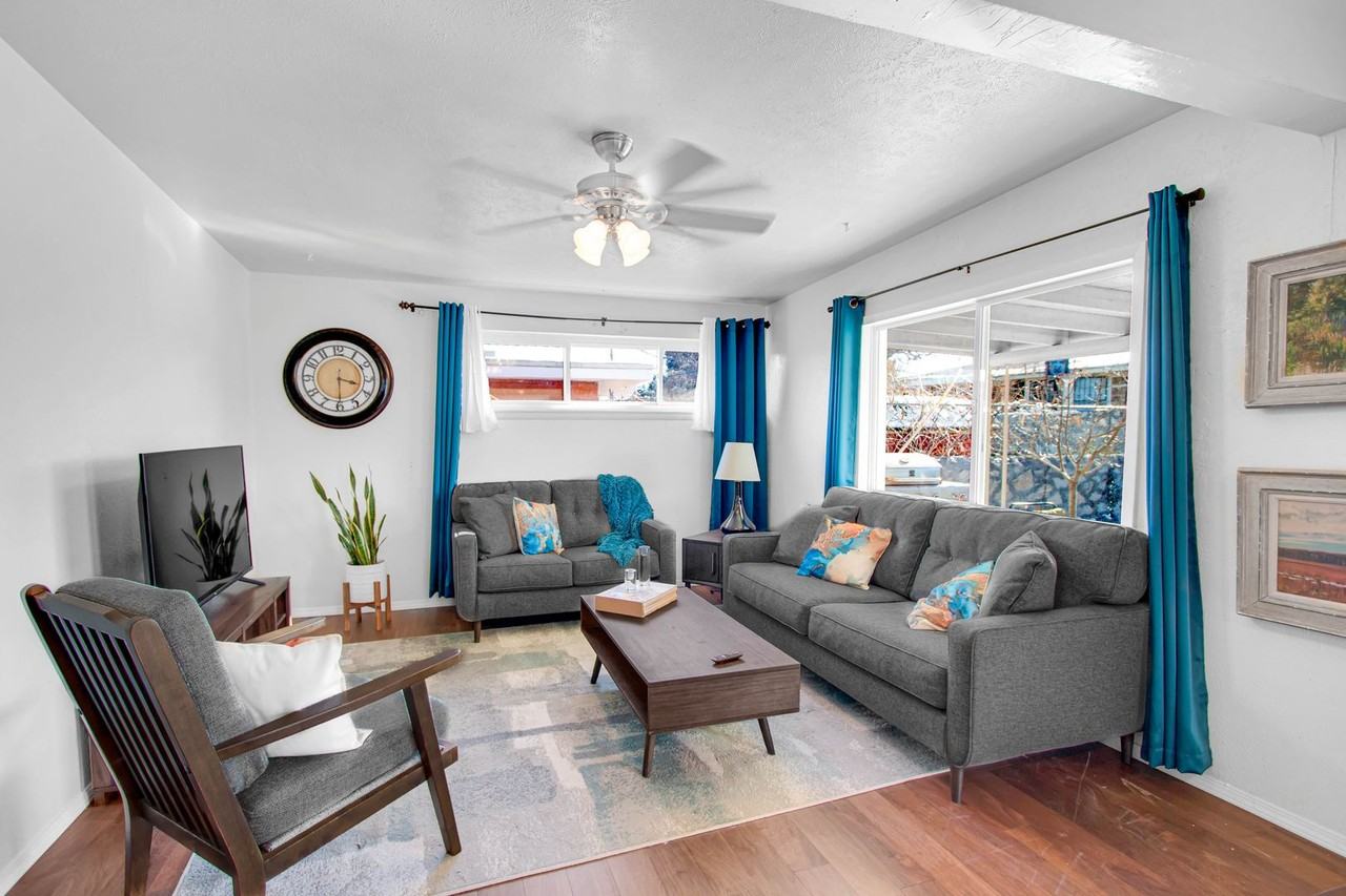 10037 Kenworthy St - Photo 3 of 19
