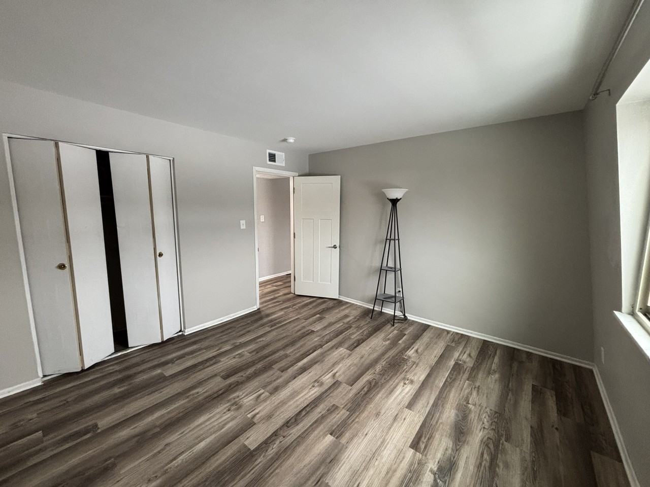 307 Elmead Ct #2009 - Photo 7 of 8