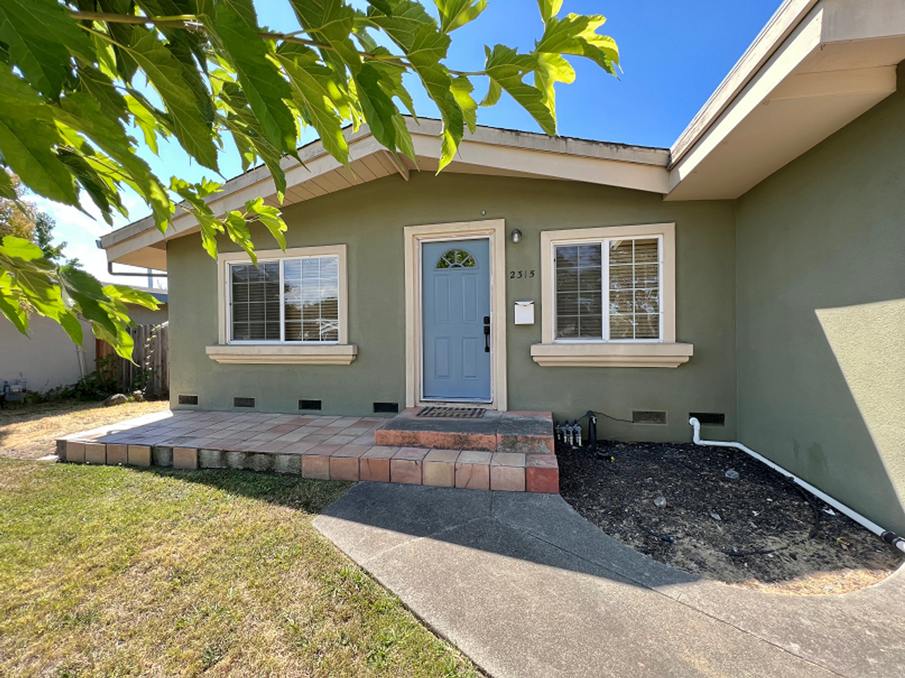 2315 Arthur St - Photo 2 of 25