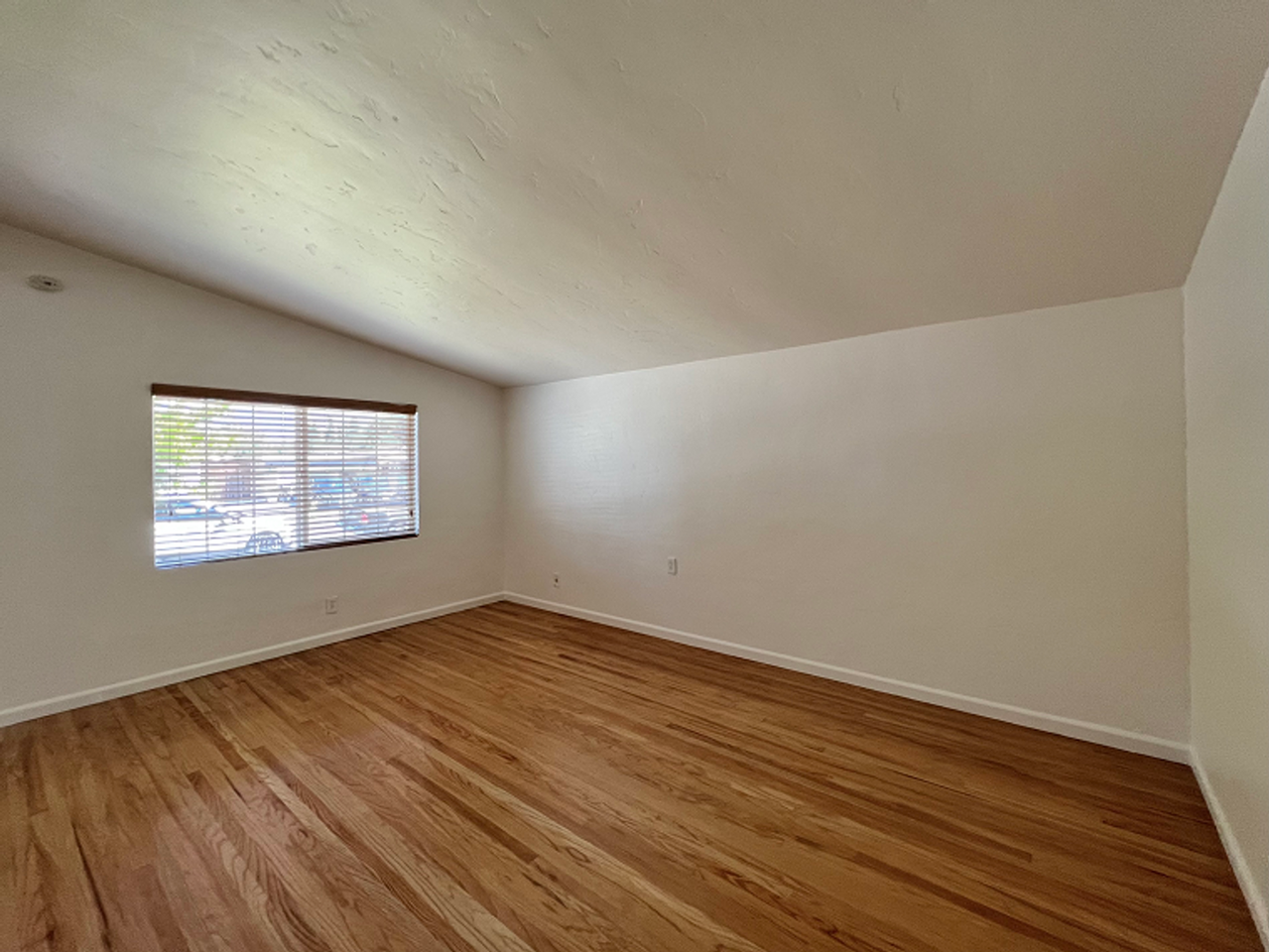 2315 Arthur St - Photo 5 of 25