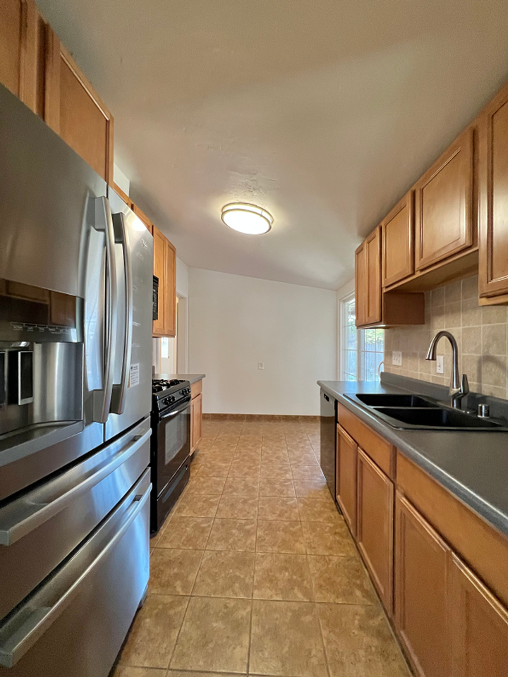 2315 Arthur St - Photo 7 of 25