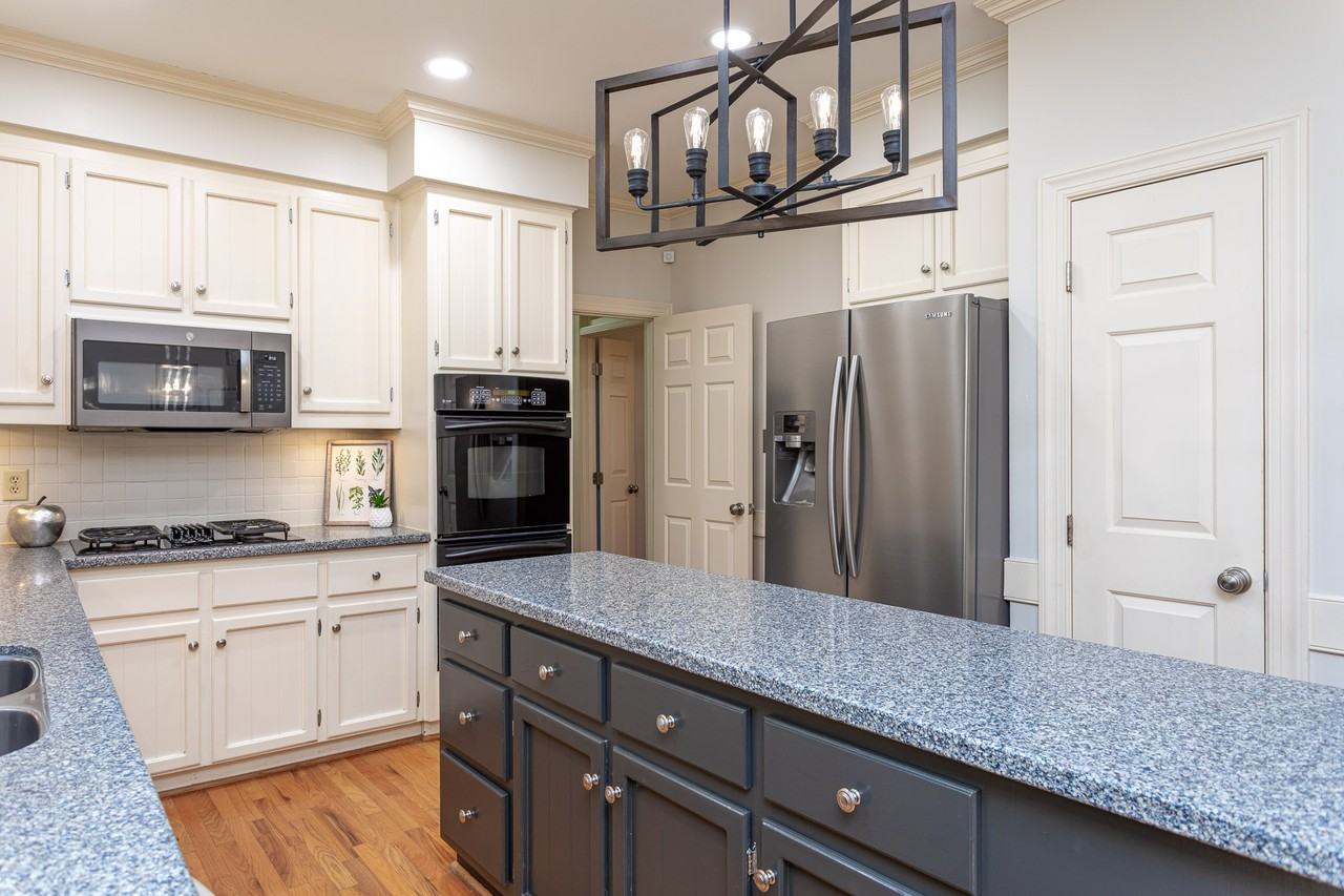 5008 Wood Valley Dr #NA - Photo 3 of 15