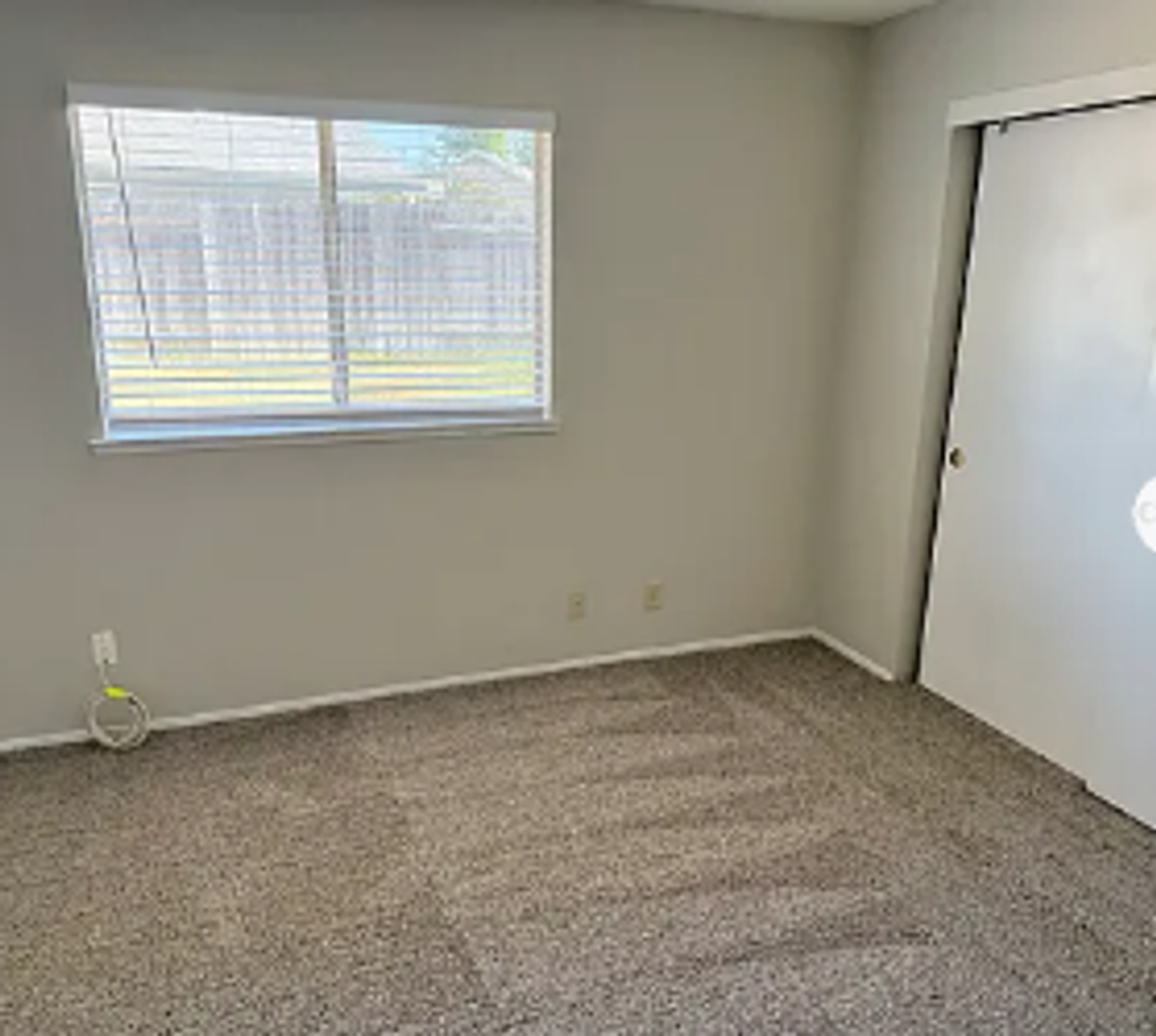 7345 Somerton Way - Photo 4 of 8