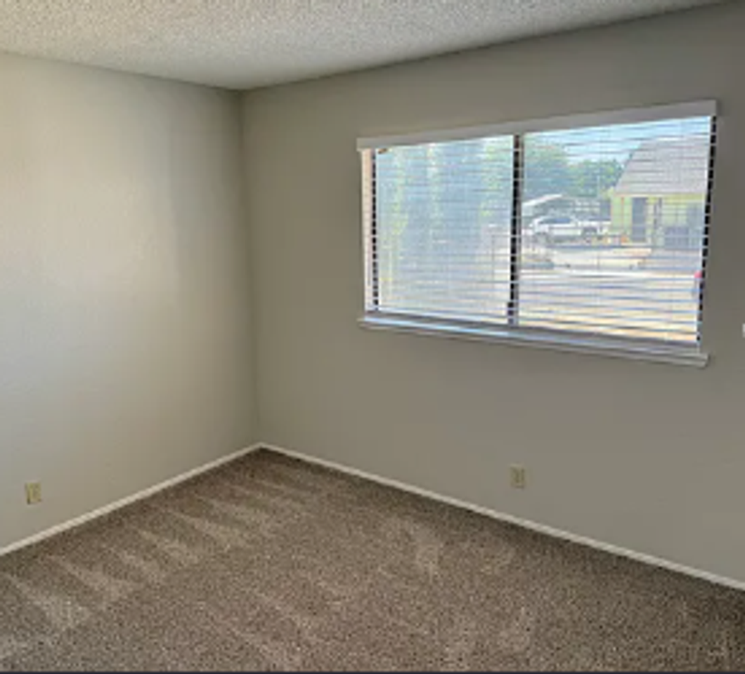 7345 Somerton Way - Photo 6 of 8