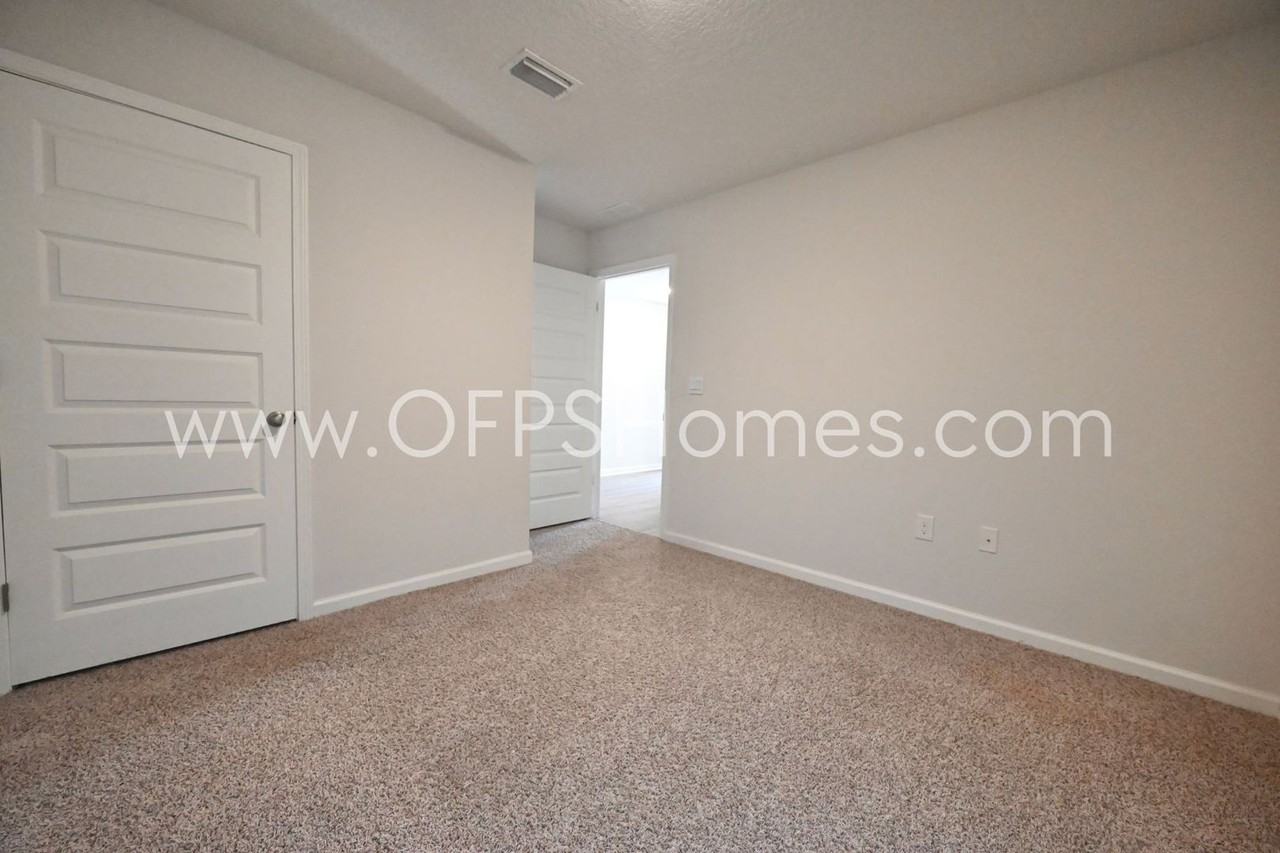 4664 Honor Guard Way - Photo 7 of 29