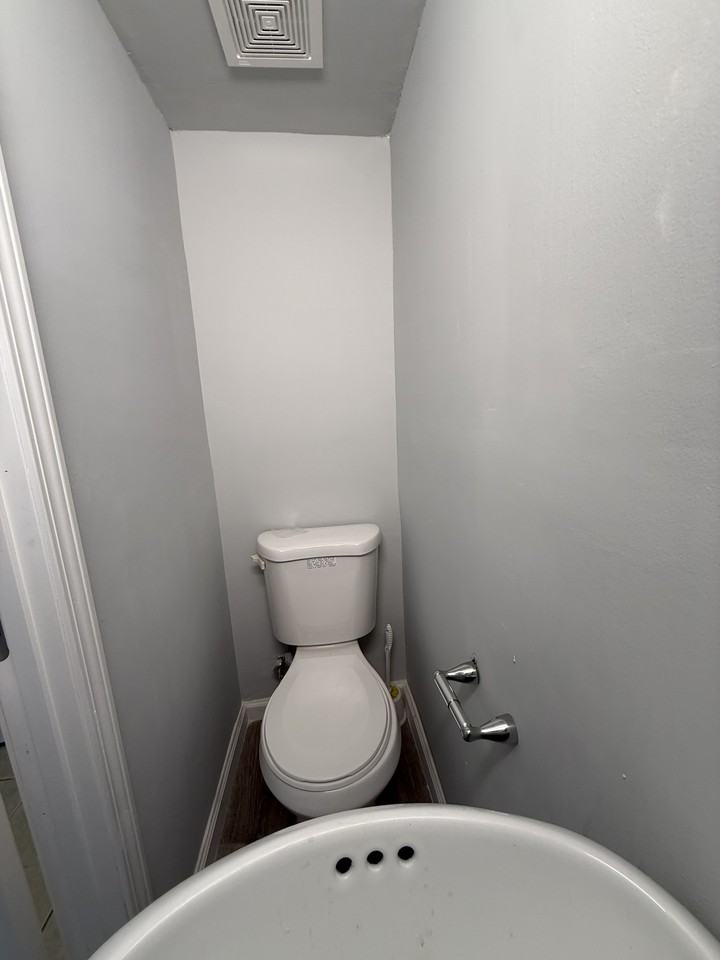 238 Stevenson Sq #238 - Photo 3 of 33