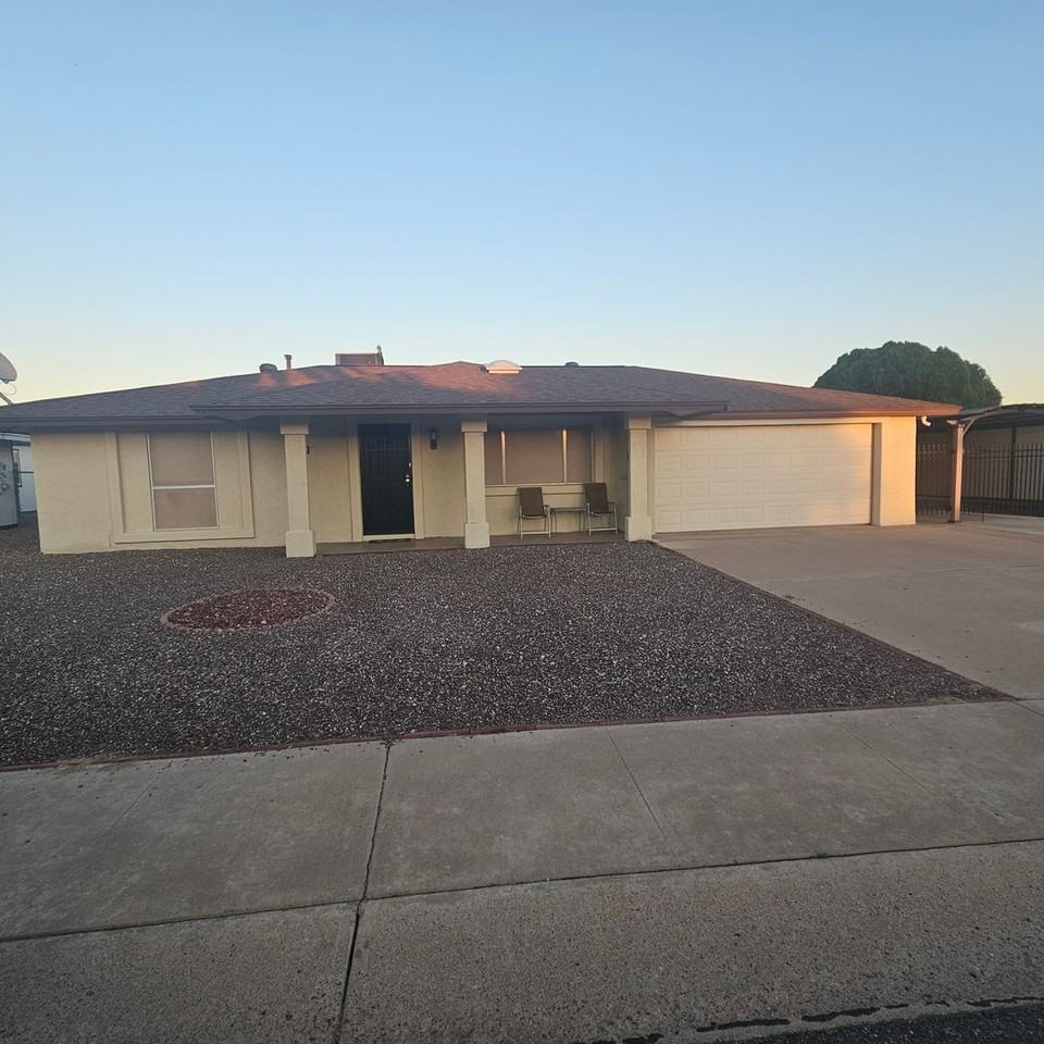 9426 W Arrowhead Dr - Photo 2 of 3