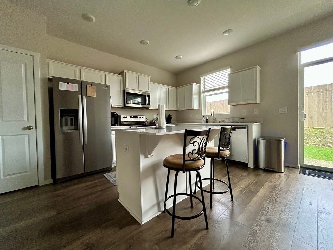 13764 Ne 67th Way - Photo 2 of 14