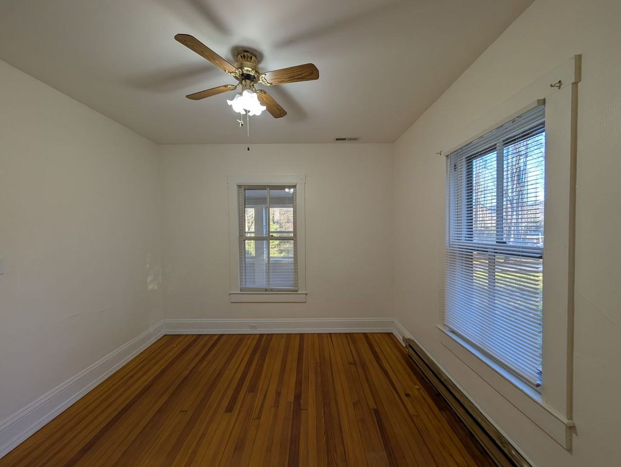 1121 Montreat Rd - Photo 7 of 16