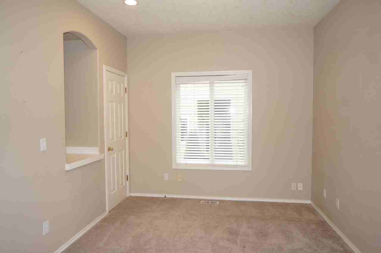 1341 Nw Mayfield Rd - Photo 5 of 50