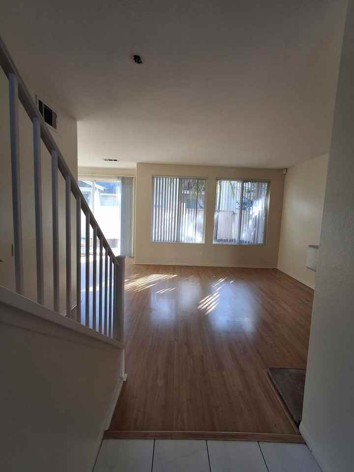 2817 W Canyon Ave - Photo 3 of 20