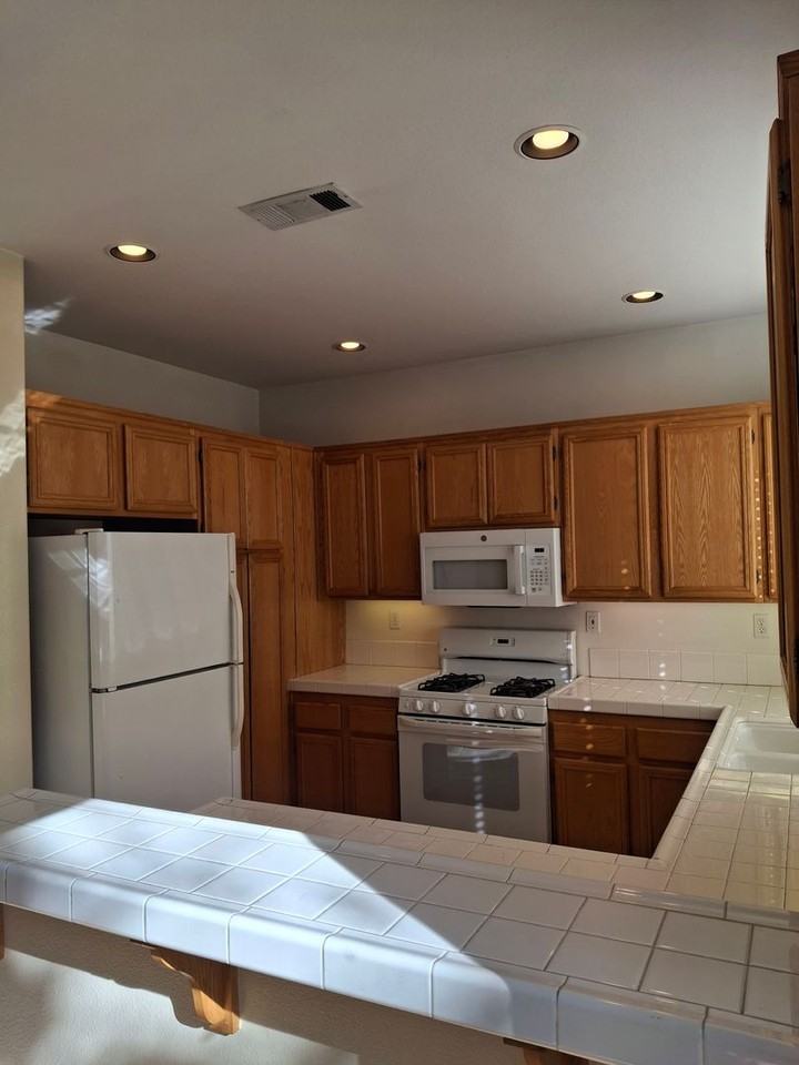 2817 W Canyon Ave - Photo 7 of 20