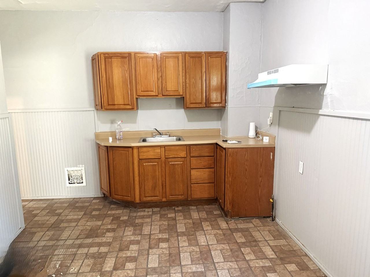 605 Fremont Ave - Photo 3 of 5