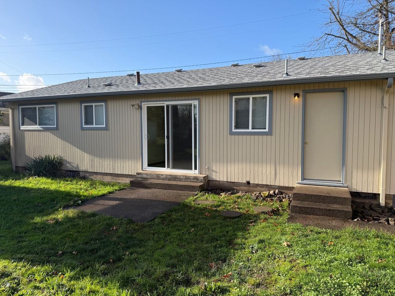 839 3rd Pl - Photo 3 of 27