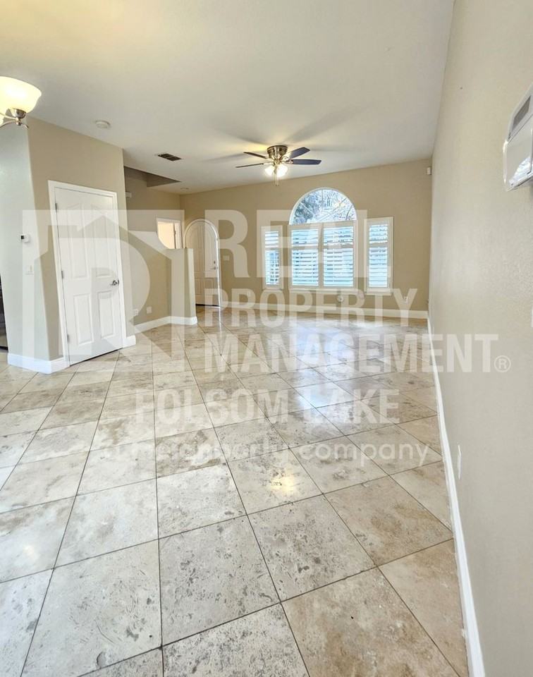 10 Mount Pluto Pl - Photo 5 of 27