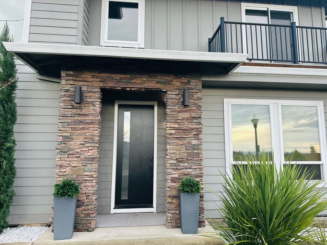 1740 Nw Klickitat St - Photo 5 of 49