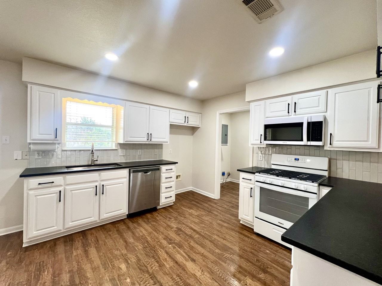 527 N Avenue Y #NA - Photo 3 of 13