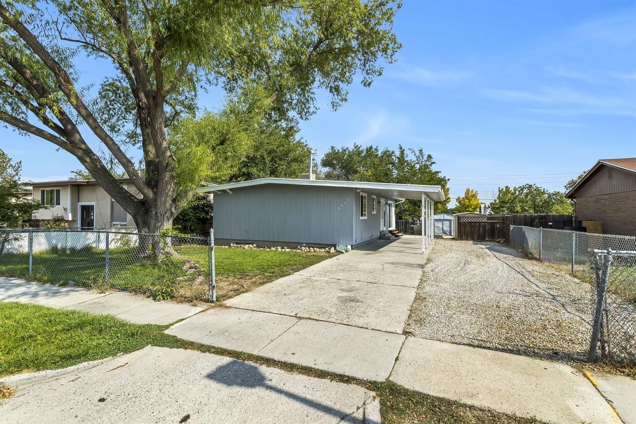 4453 S Honeywood Ln #AUP - Photo 3 of 24