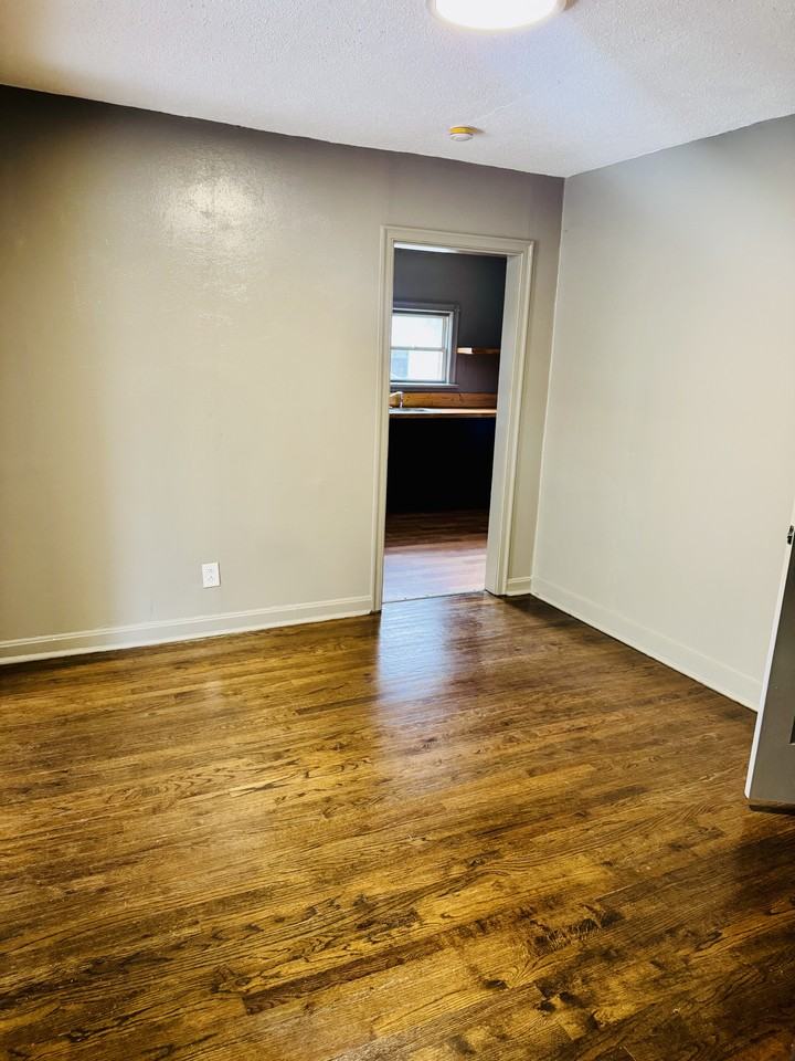 1828 Mitchell St #NA - Photo 2 of 8