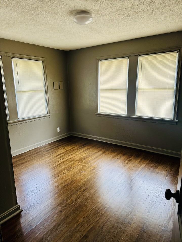 1828 Mitchell St #NA - Photo 6 of 8