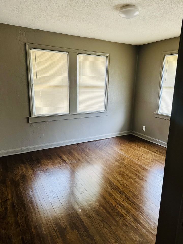 1828 Mitchell St #NA - Photo 7 of 8