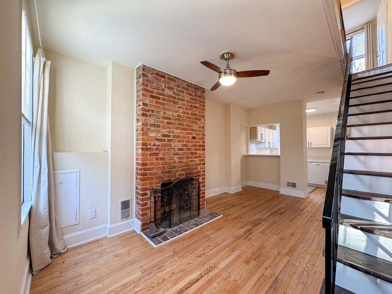 1226 G Street SE - Photo 3 of 38