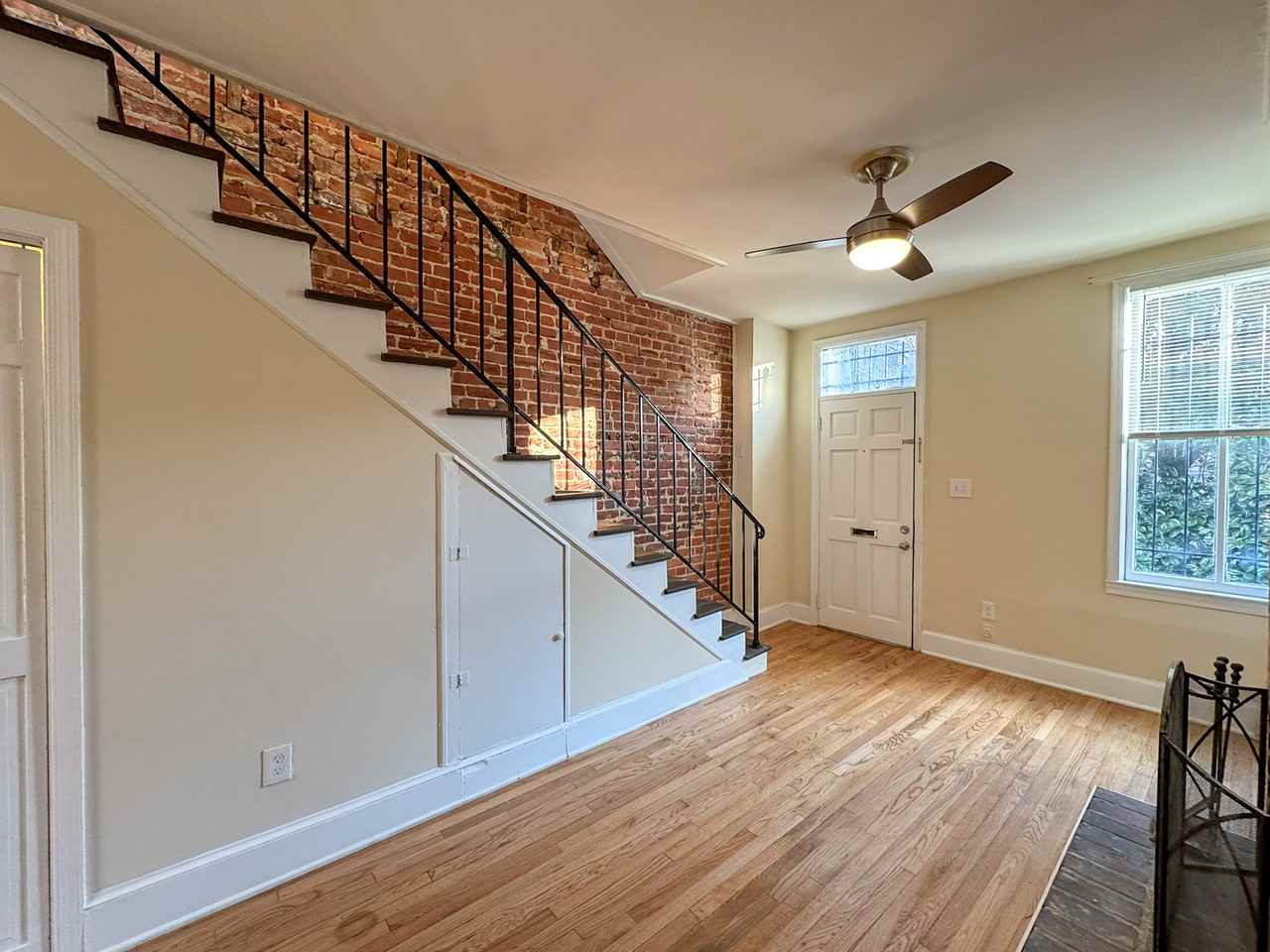 1226 G Street SE - Photo 6 of 38