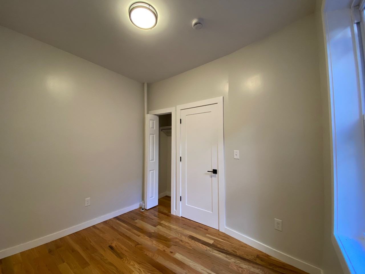 5604-8 Hudson Ave - Photo 6 of 8