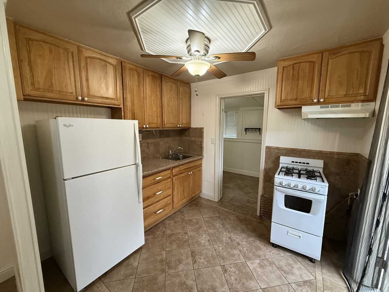 385 East 12th Street (KC) - Photo 4 of 8