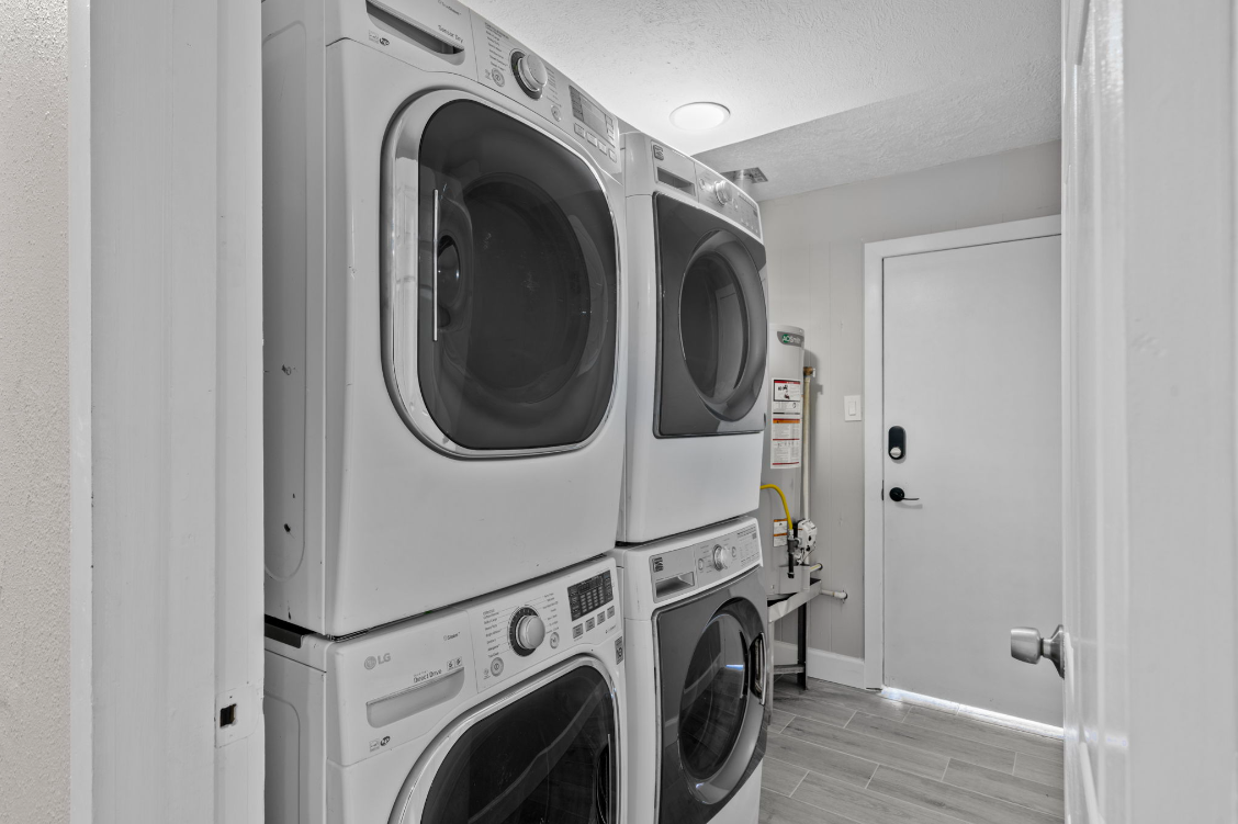 8050 Tavenor Lane, Unit 3A - Photo 4 of 17