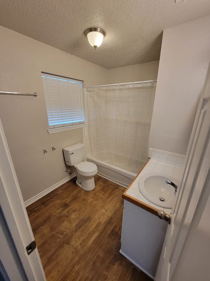 900 N 8th St #NA - Photo 2 of 11