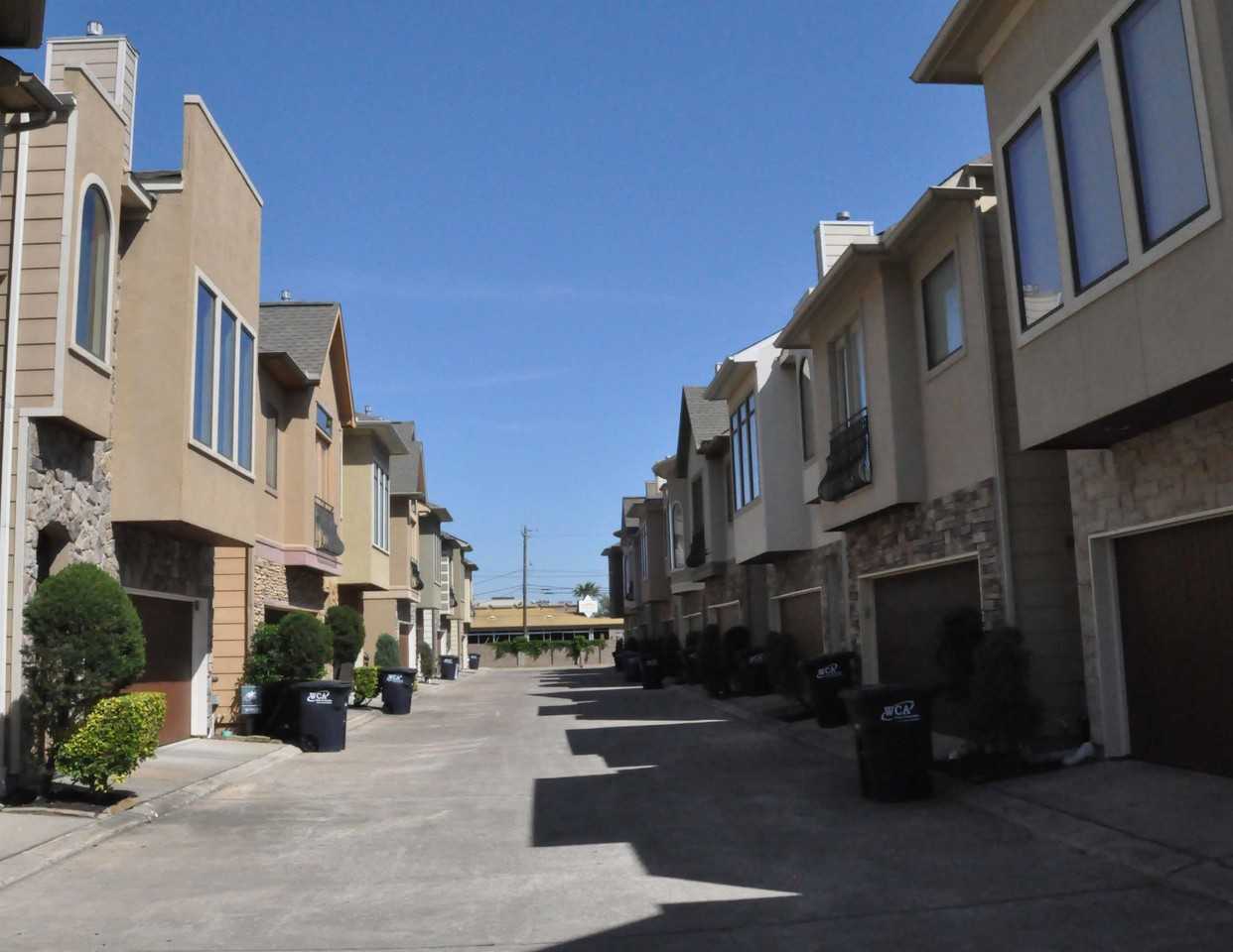 Richmond (6353) - Photo 5 of 26