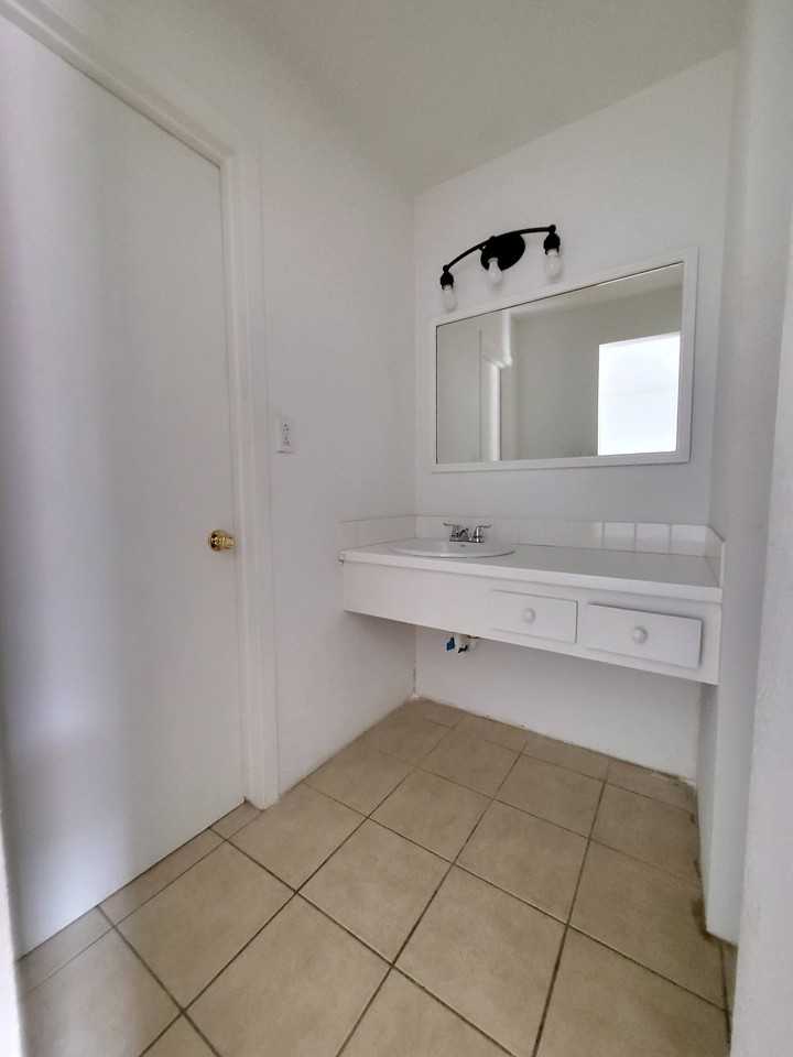 Hawthorne (425) - Photo 5 of 8