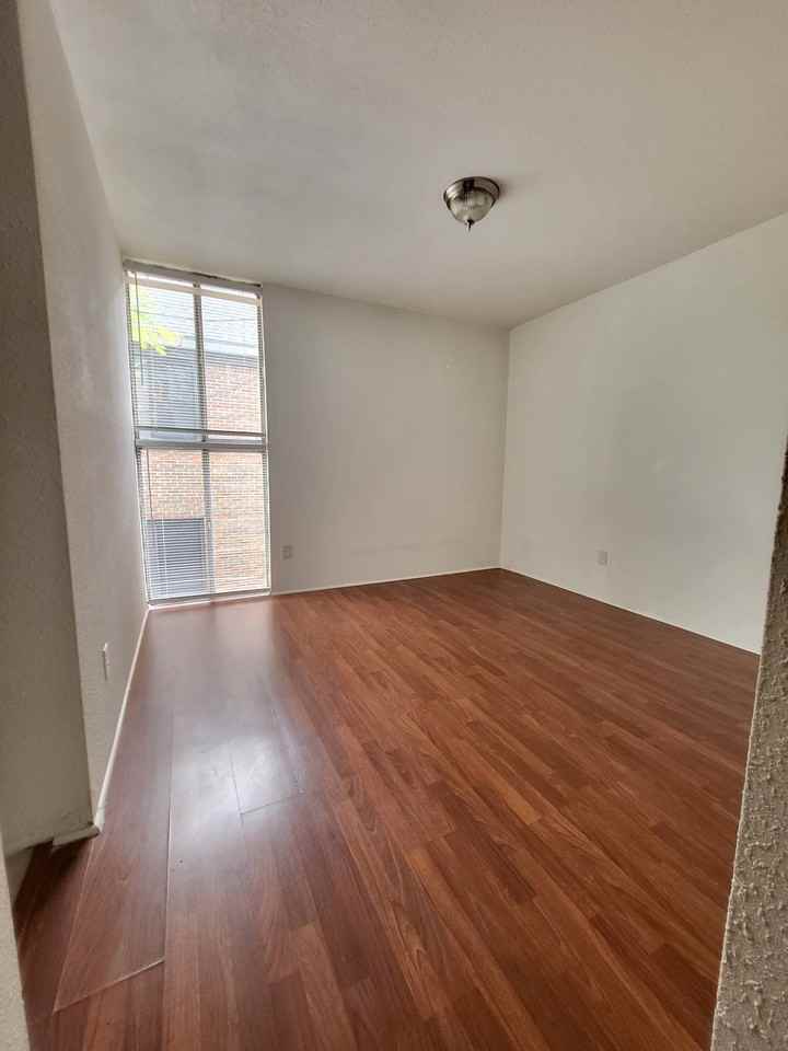 Hawthorne (425) - Photo 6 of 8