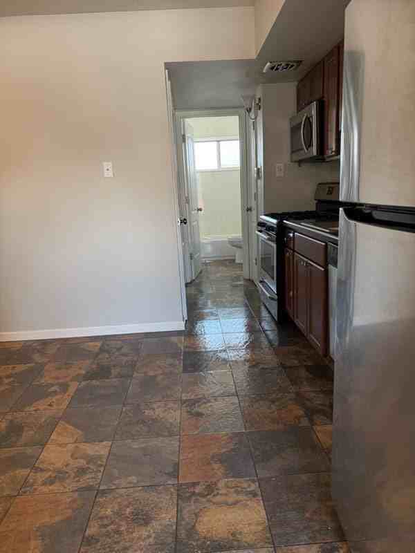 5225 Southwest Avenue, Unit 206 - Photo 6 of 6