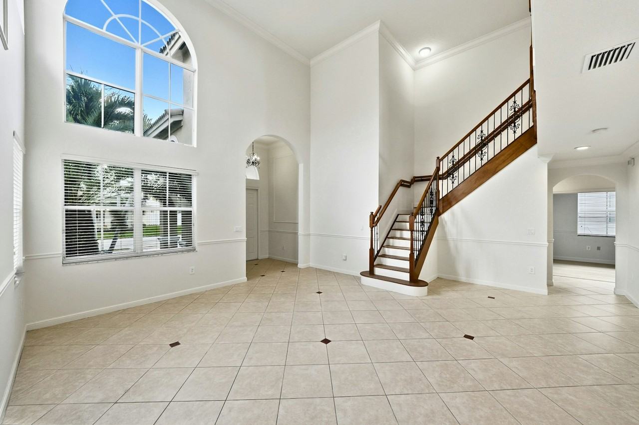 2388 SW 127th Ave. - Photo 3 of 27