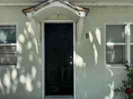 featured image of 418 W 13th St #B