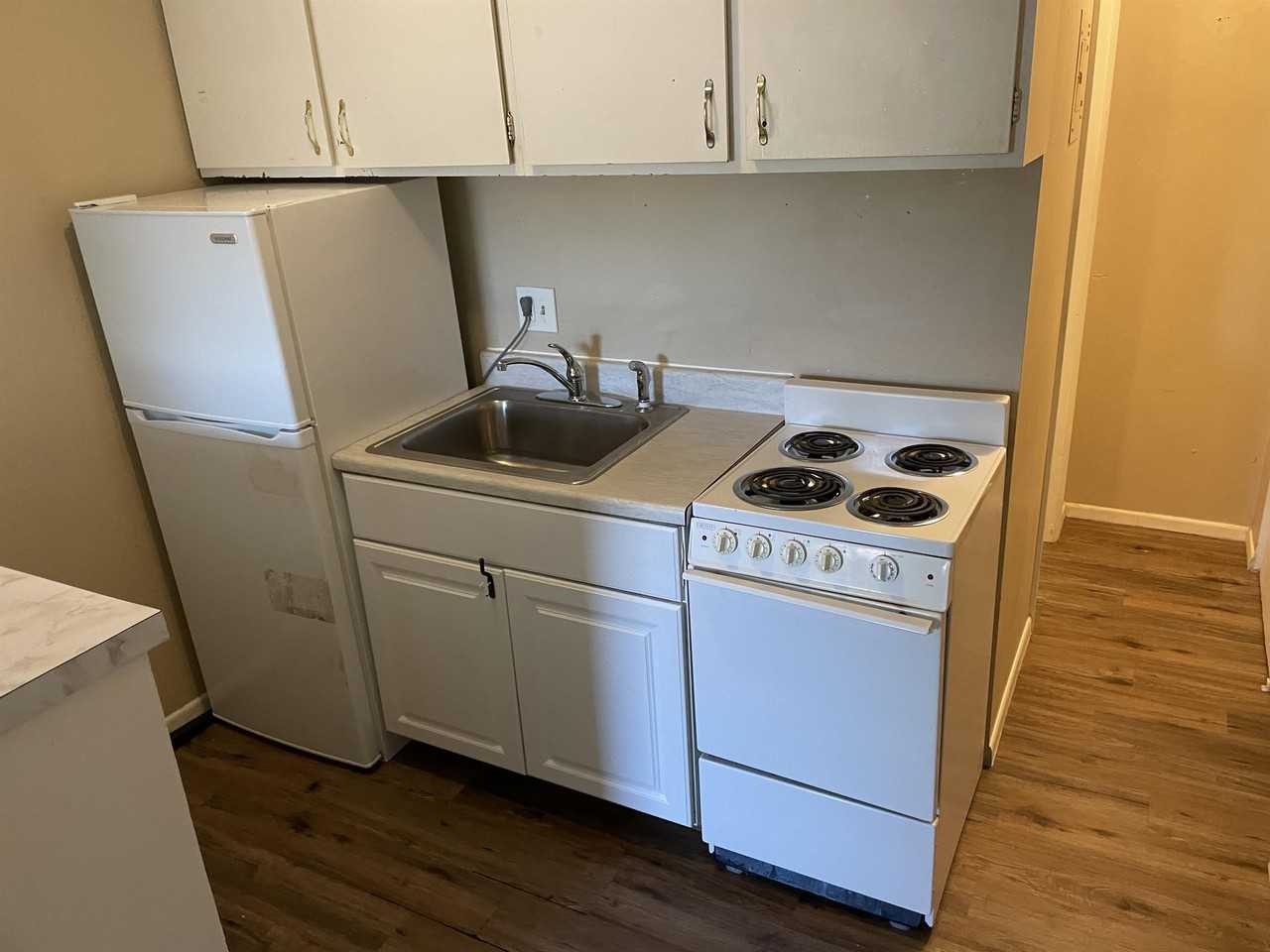 225 North Sherwood Street - Photo 3 of 30