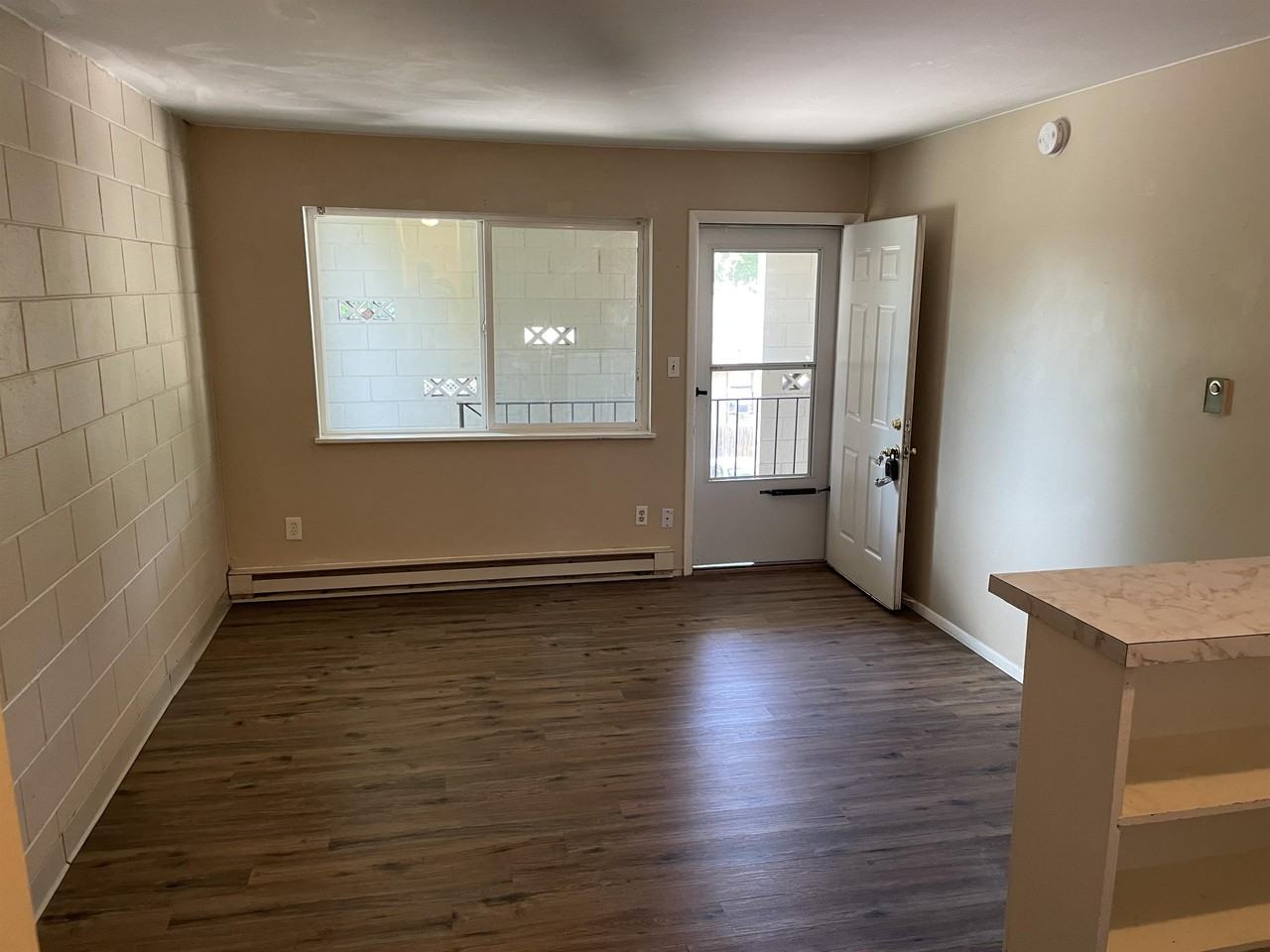 225 North Sherwood Street - Photo 5 of 30