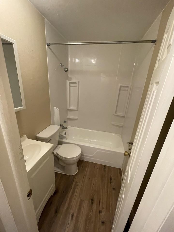 225 North Sherwood Street - Photo 7 of 30