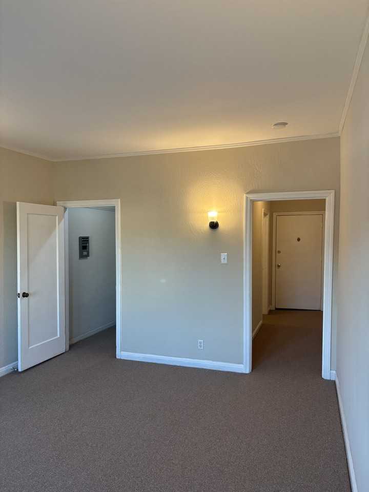 20 Hillcrest Blvd #1 - Photo 4 of 11