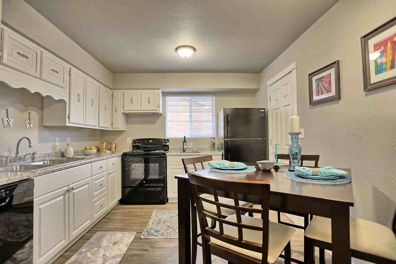 1230 Boulder Dr - Photo 5 of 22