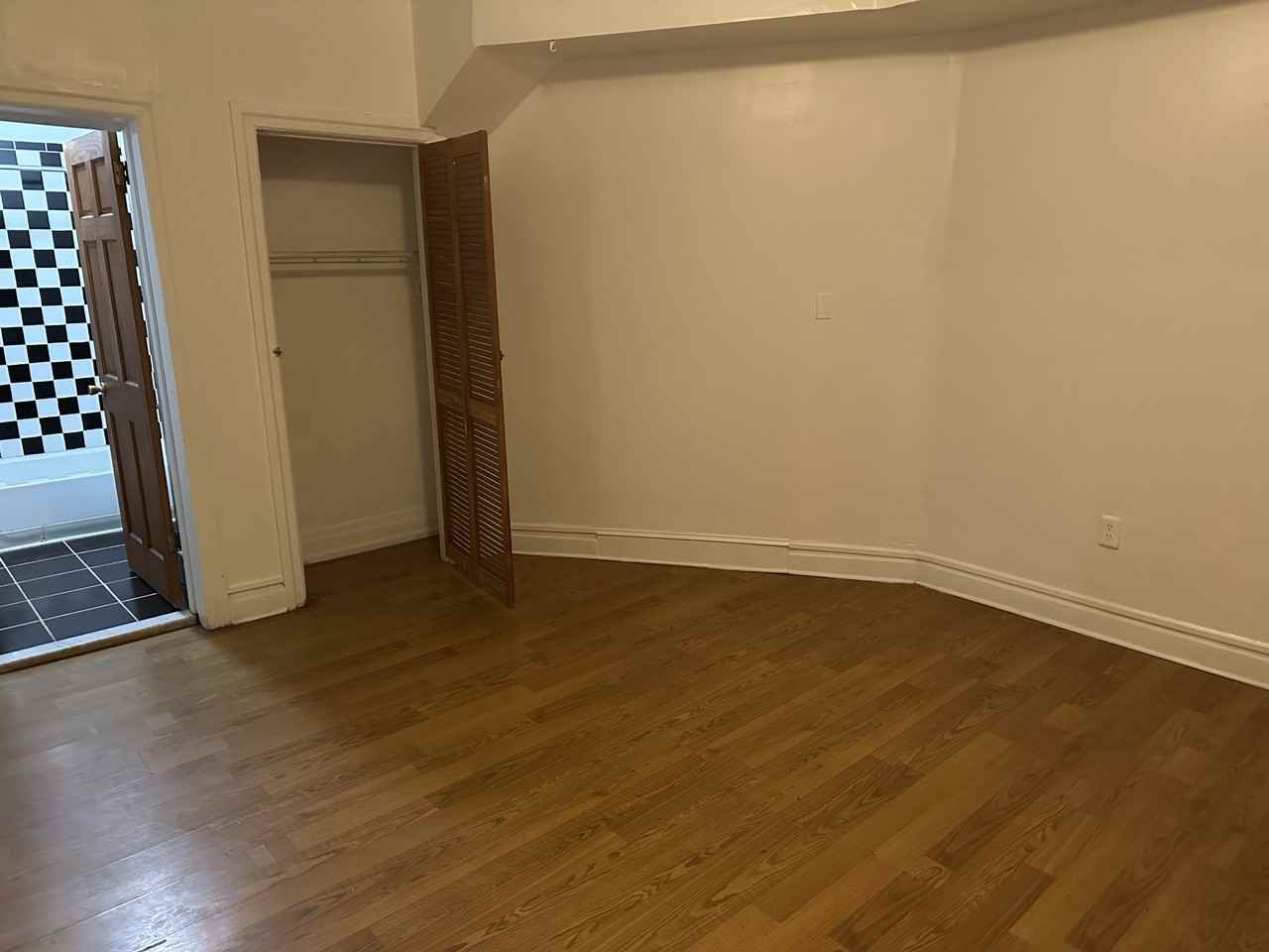 5510 Greene Street - Photo 5 of 11