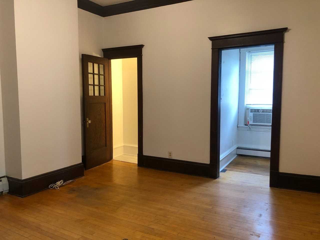 1321 6th St Se #2 - Photo 4 of 19