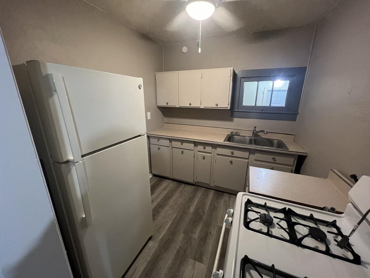 355 Locust Street - Photo 6 of 7