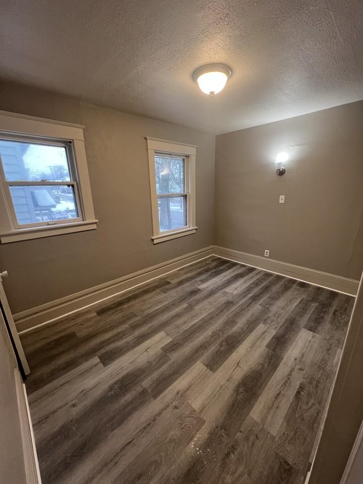 355 Locust Street - Photo 7 of 7