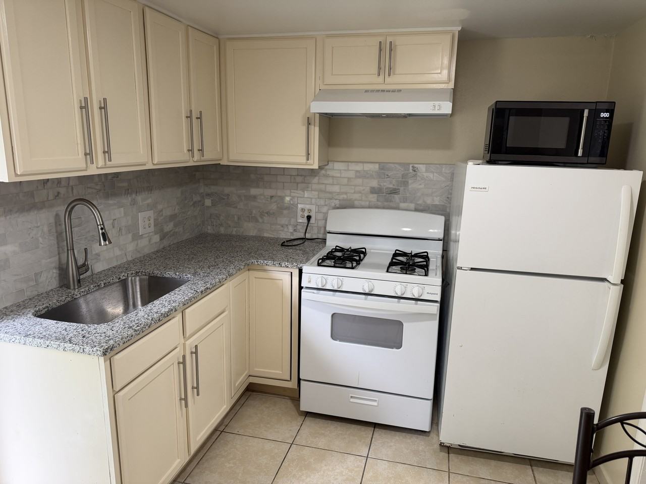 613 Carol Terrace #2 - Photo 3 of 6